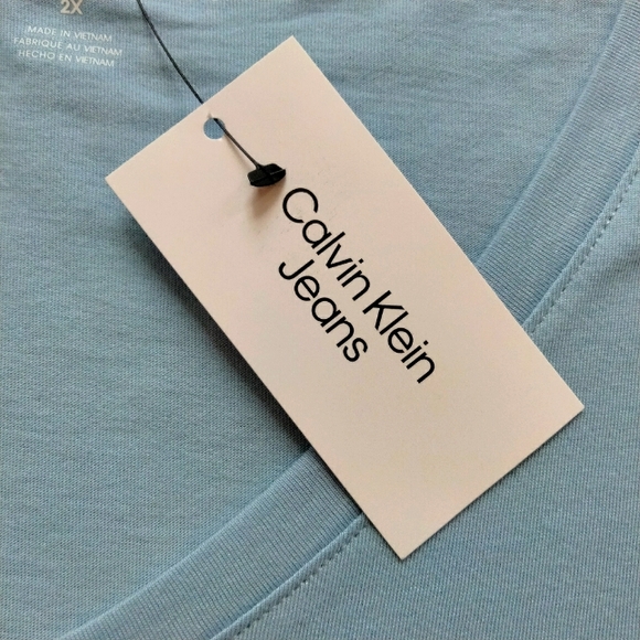 NWT 2X Calvin Klein Jeans Light Blue V-Neck Silver Foil Logo T-Shirt - Picture 3 of 8